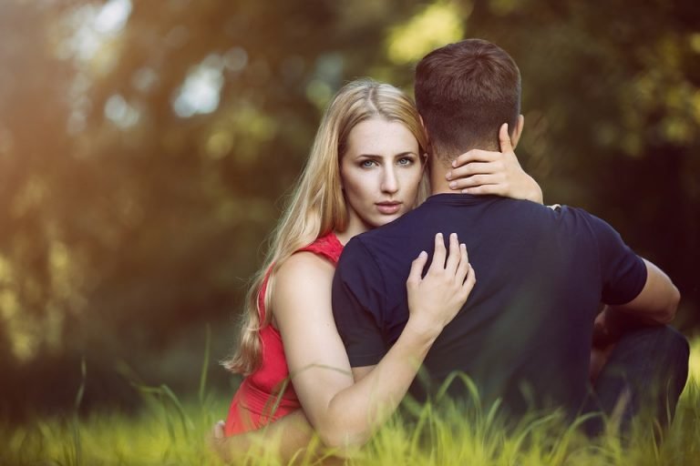 Amour : silence après premier rendez-vous, comment agir ?