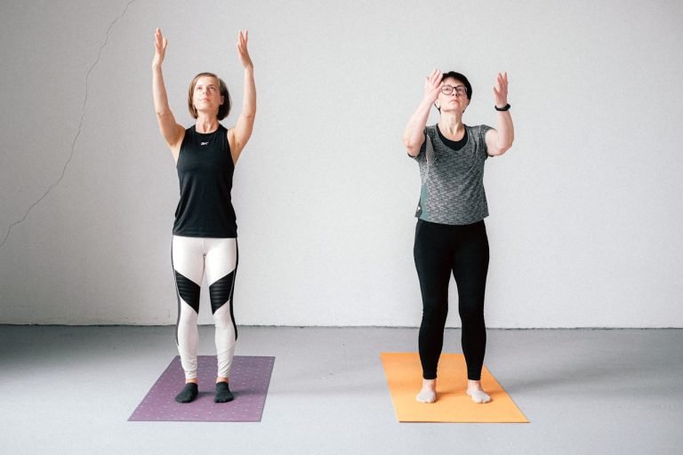 Routines de yoga pour améliorer la flexibilité et la force