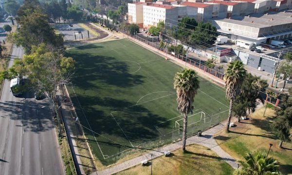 L’impact environnemental des terrains de football : défis et alternatives terrain football