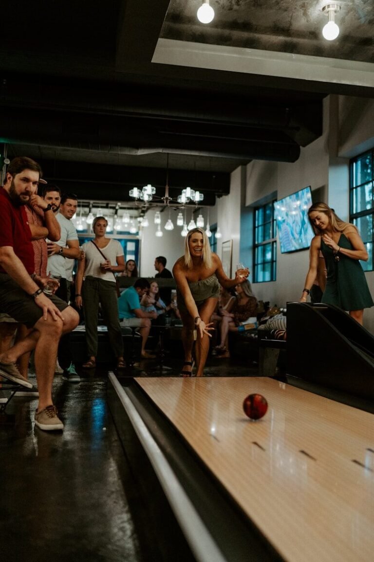 Bowling en famille : idées pour une sortie réussie